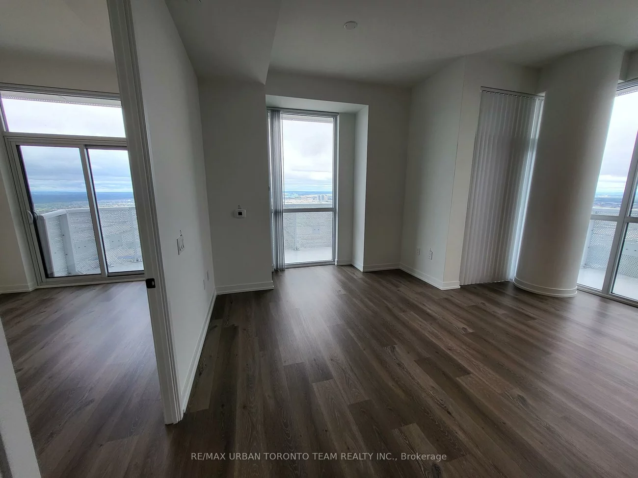 225, Commerce, Vaughan Corporate Centre, Vaughan