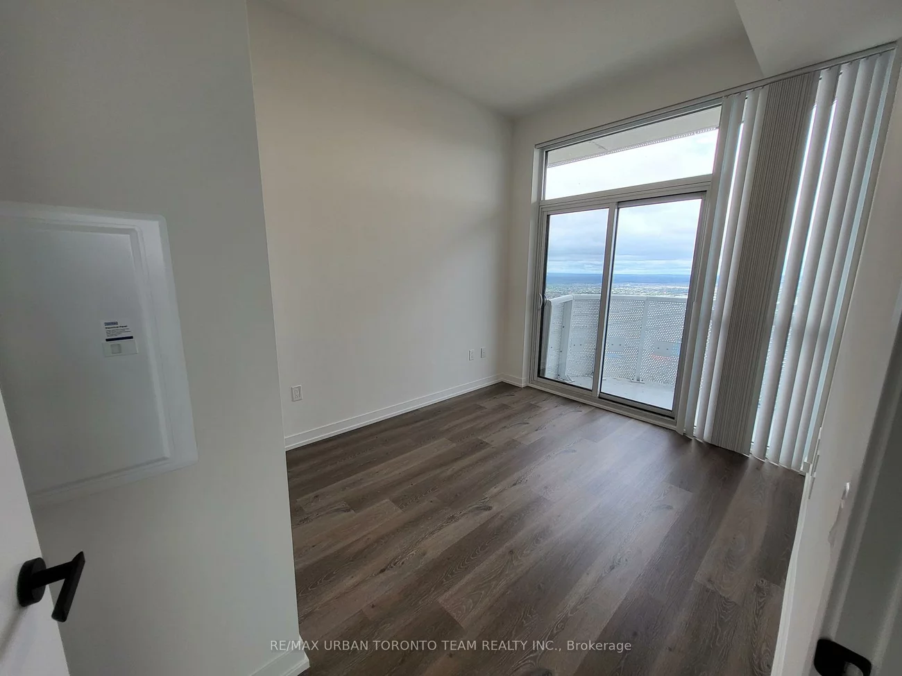 225, Commerce, Vaughan Corporate Centre, Vaughan