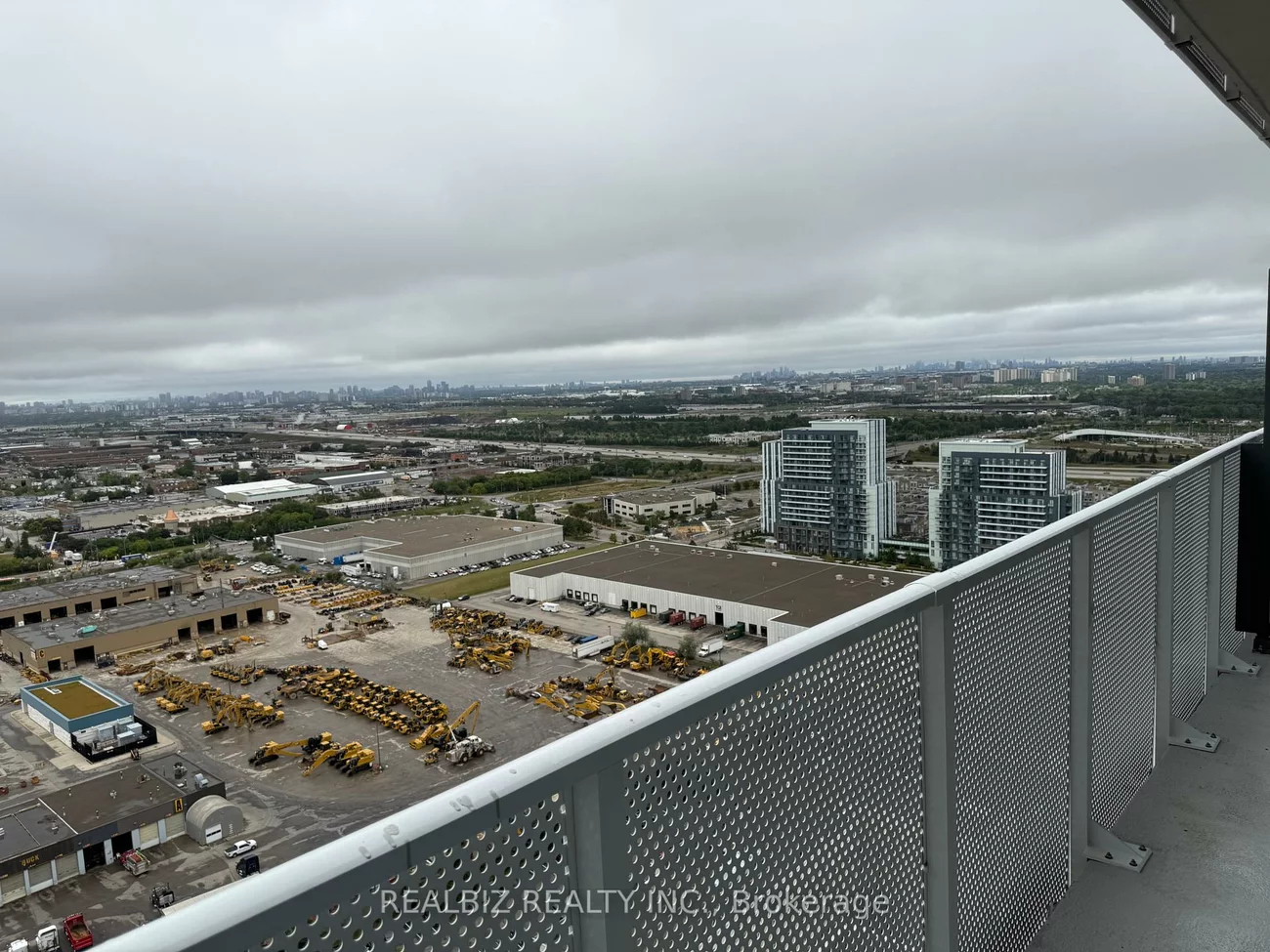 28, Interchange, Vaughan Corporate Centre, Vaughan