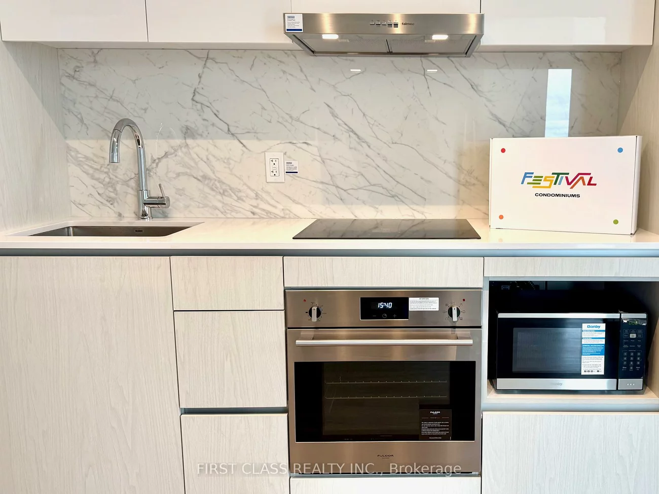 28, Interchange Way, Vaughan Corporate Centre, Vaughan