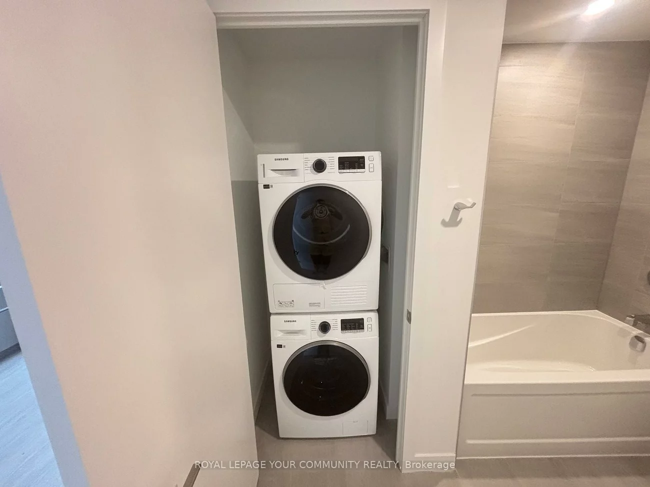 8188, Yonge, Uplands, Vaughan