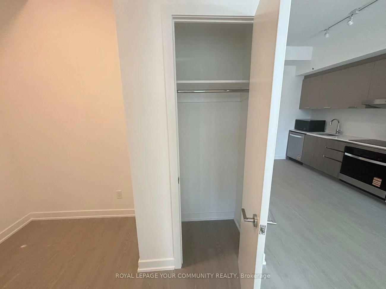 8188, Yonge, Uplands, Vaughan