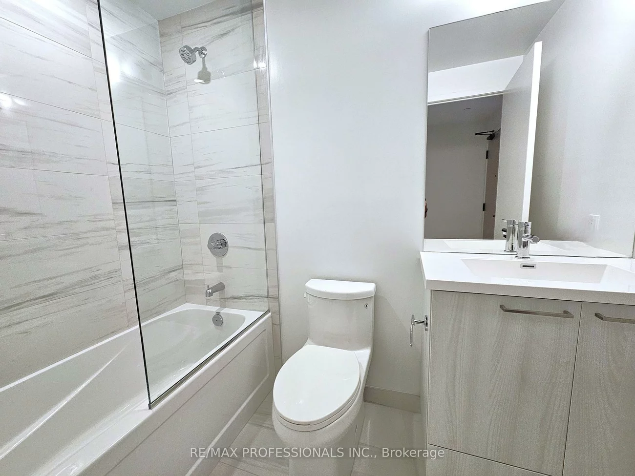 225, Commerce, Vaughan Corporate Centre, Vaughan