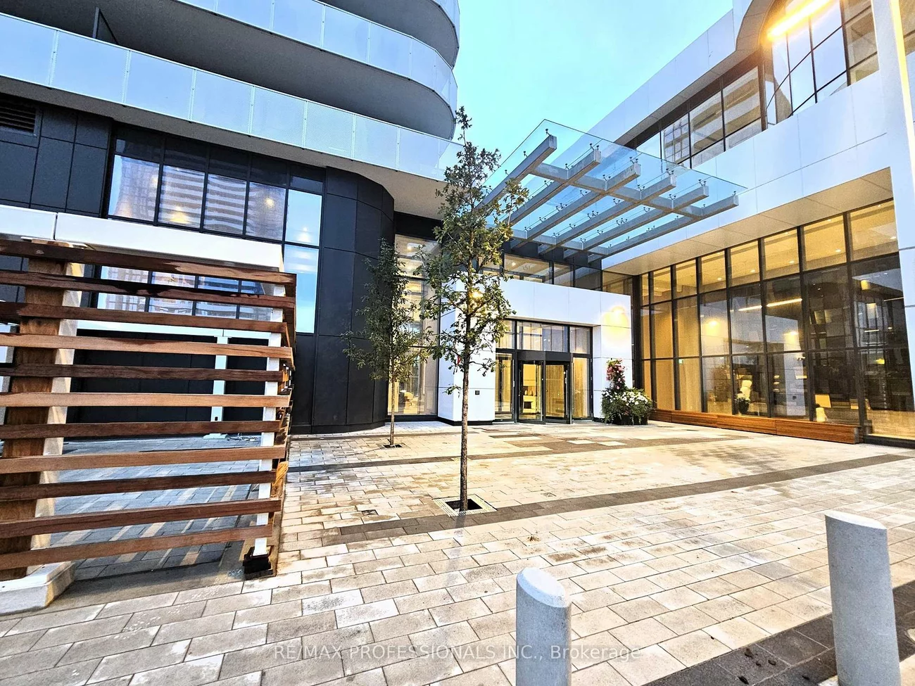 225, Commerce, Vaughan Corporate Centre, Vaughan