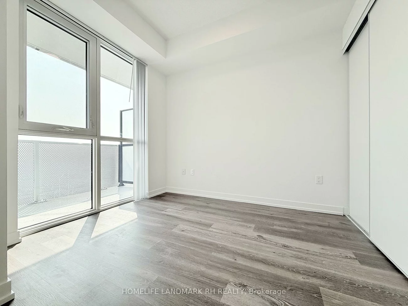 28, Interchange, Vaughan Corporate Centre, Vaughan