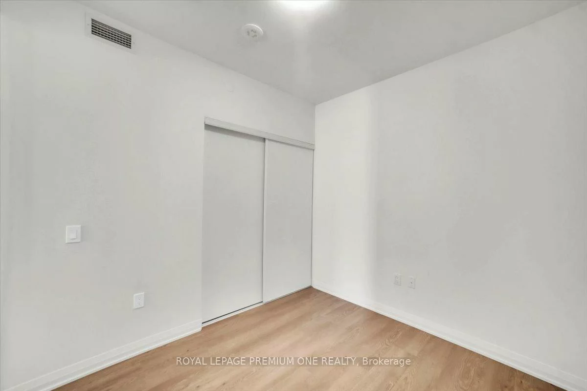 8960, Jane, Concord, Vaughan