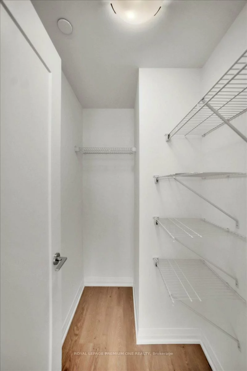 8960, Jane, Concord, Vaughan