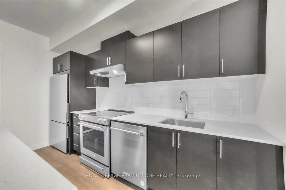 8960, Jane, Concord, Vaughan