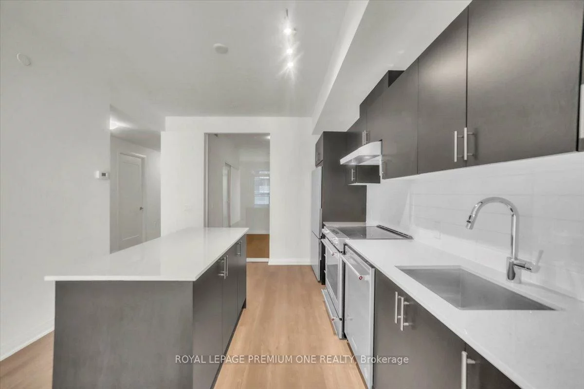 8960, Jane, Concord, Vaughan