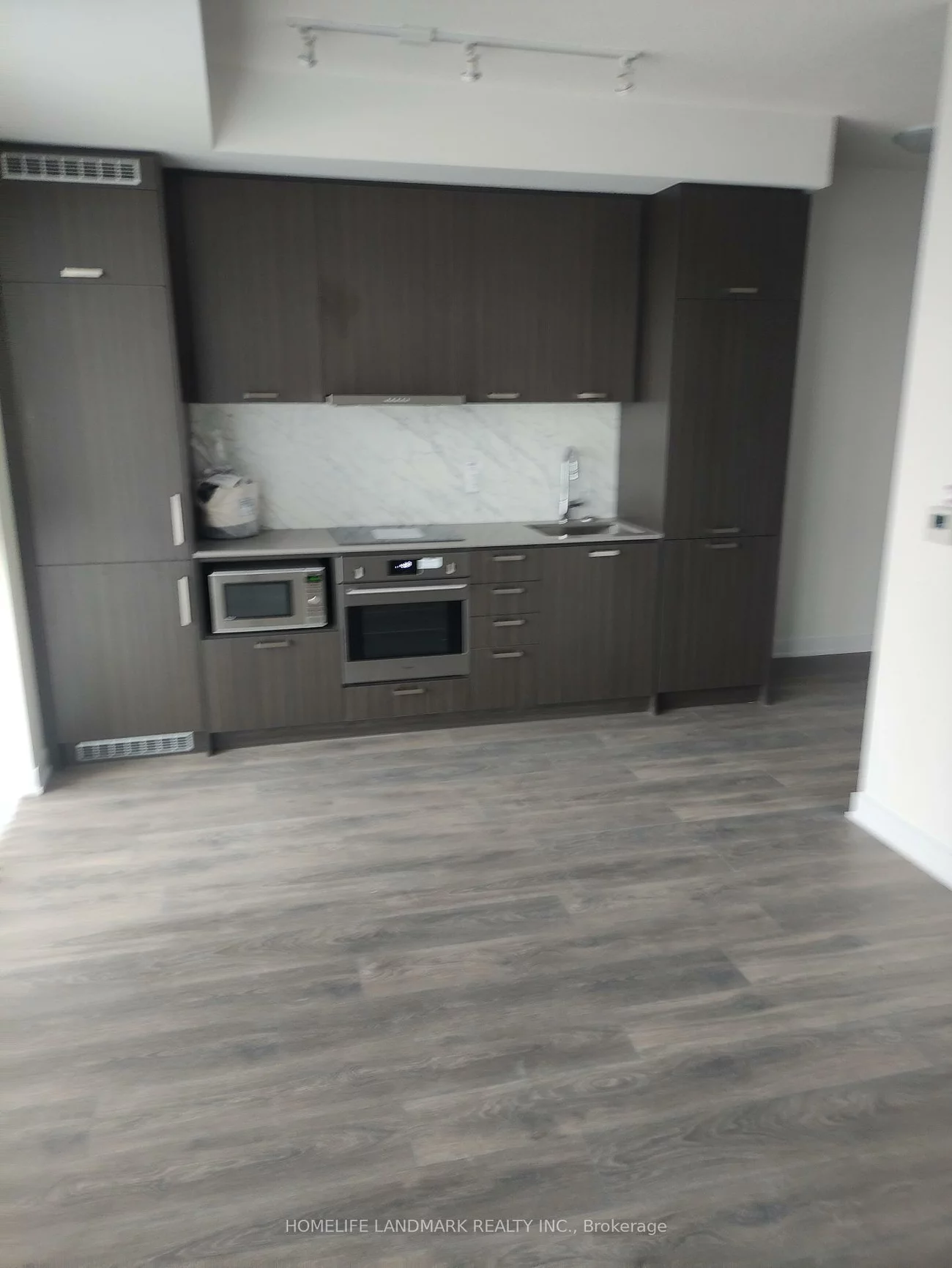 10, Honeycrisp, Vaughan Corporate Centre, Vaughan