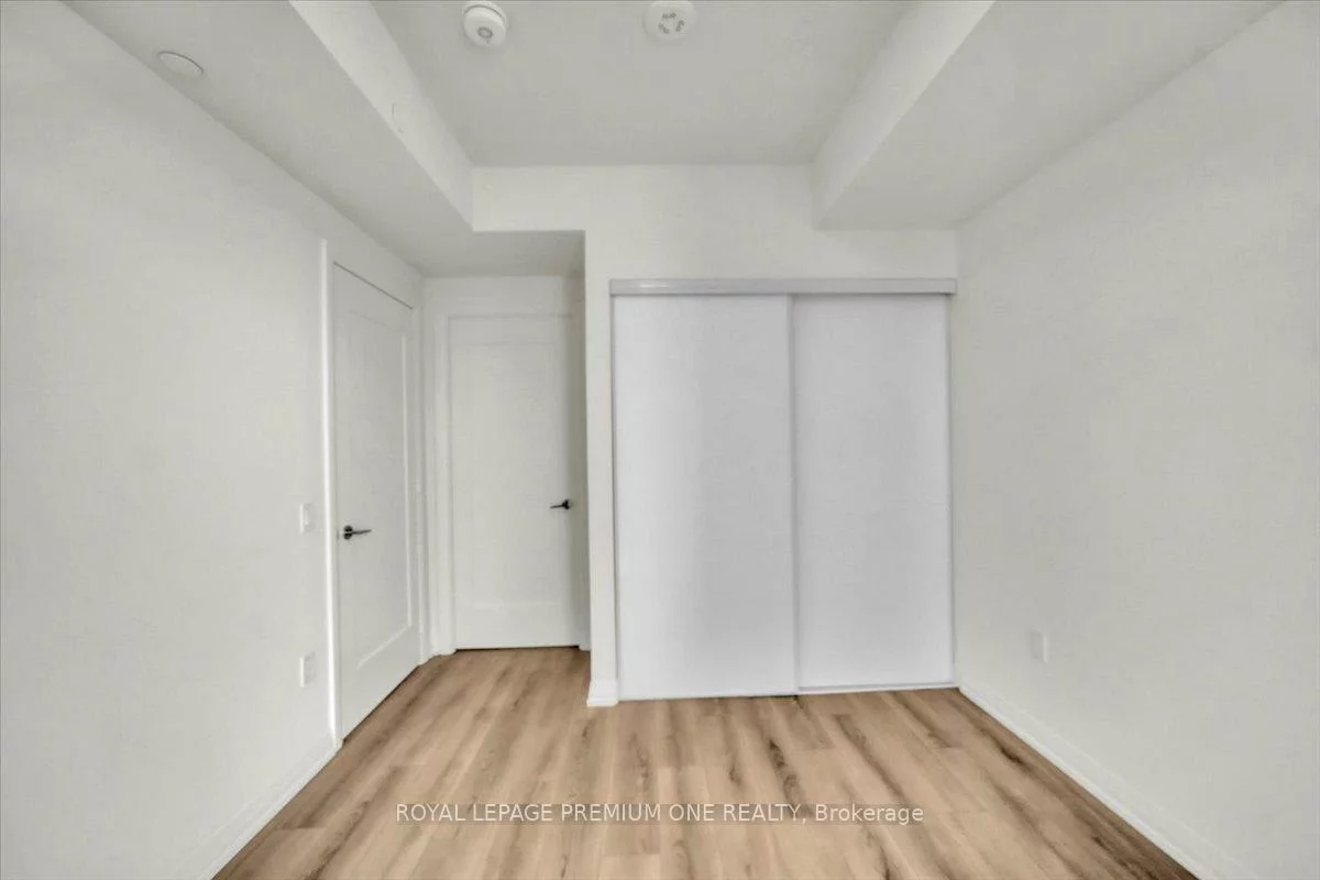 8960, Jane, Concord, Vaughan