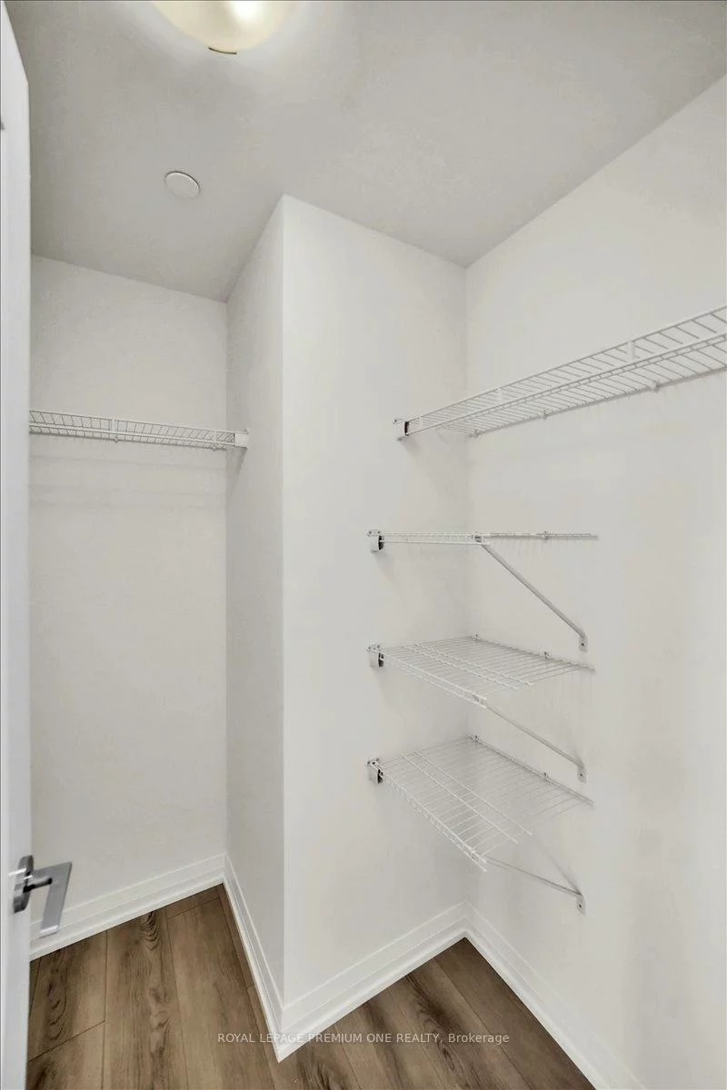 8960, Jane, Concord, Vaughan