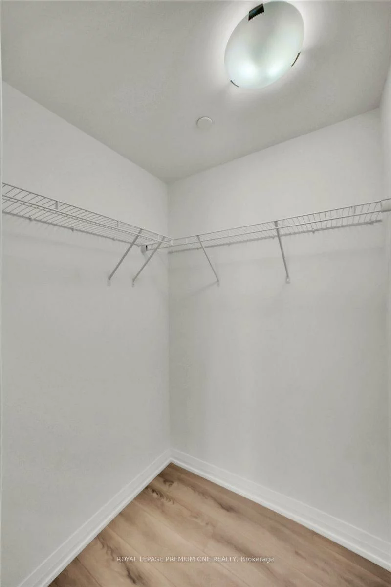 8960, Jane, Concord, Vaughan