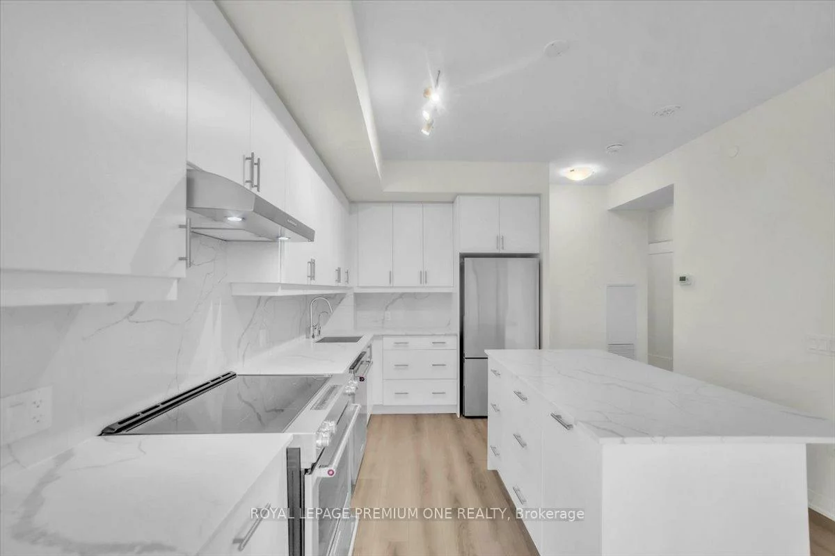 8960, Jane, Concord, Vaughan
