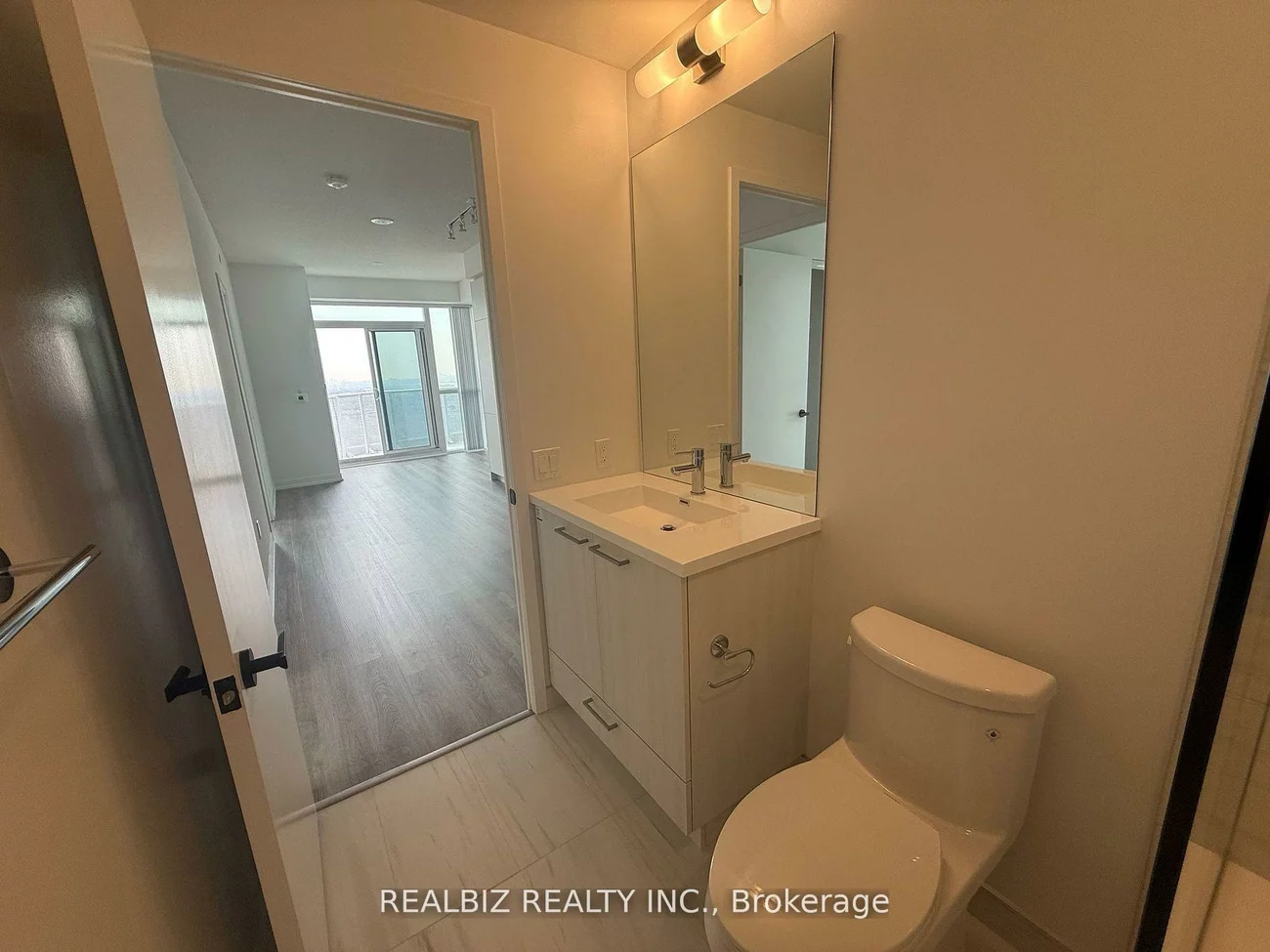 195, Commerce, Vaughan Corporate Centre, Vaughan