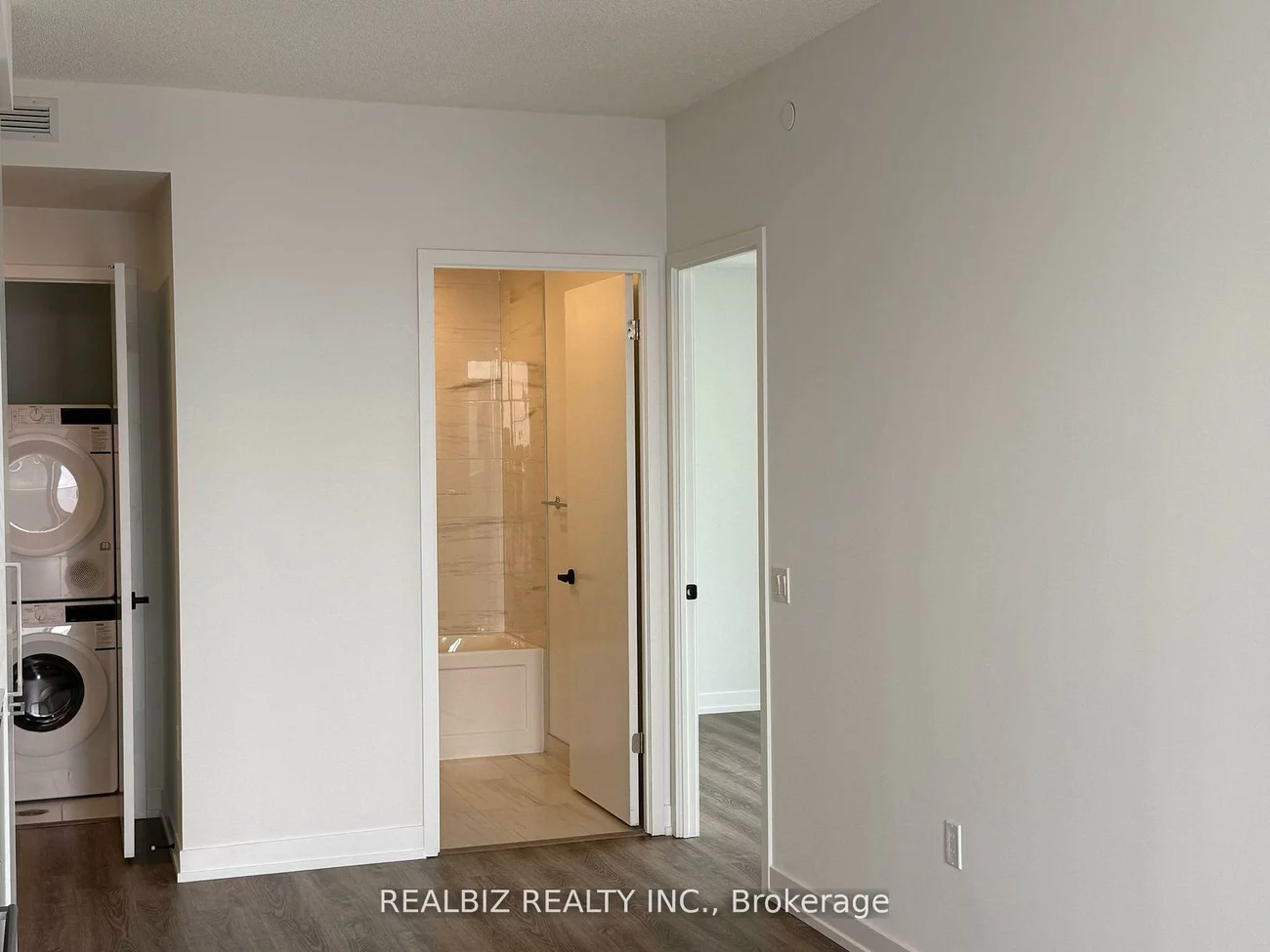 195, Commerce, Vaughan Corporate Centre, Vaughan