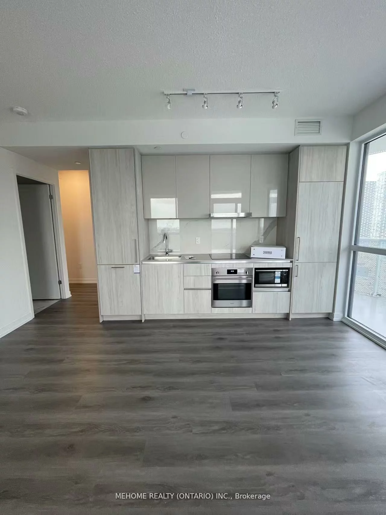 225, Commerce, Vaughan Corporate Centre, Vaughan