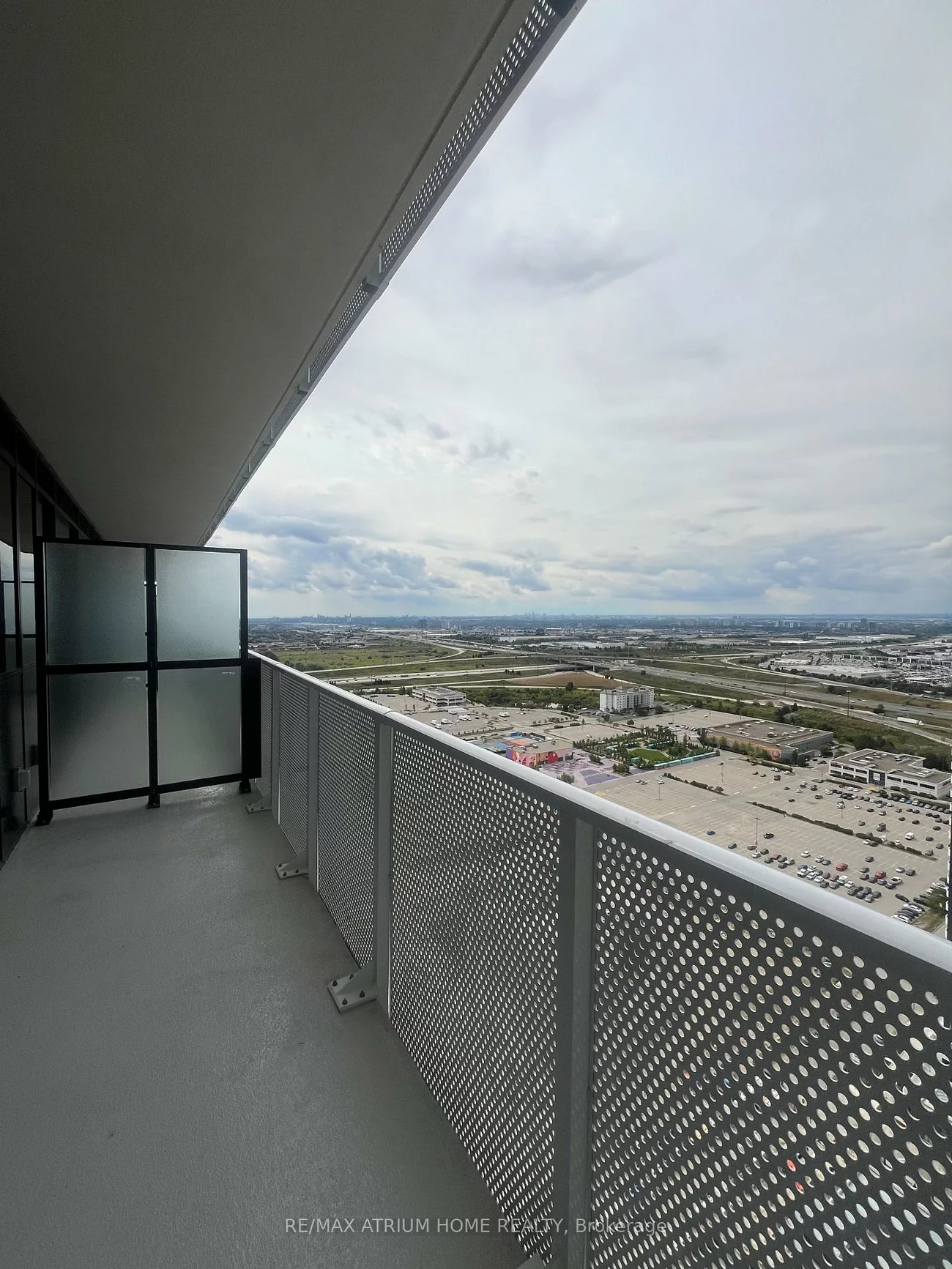 28, Interchange, Vaughan Corporate Centre, Vaughan
