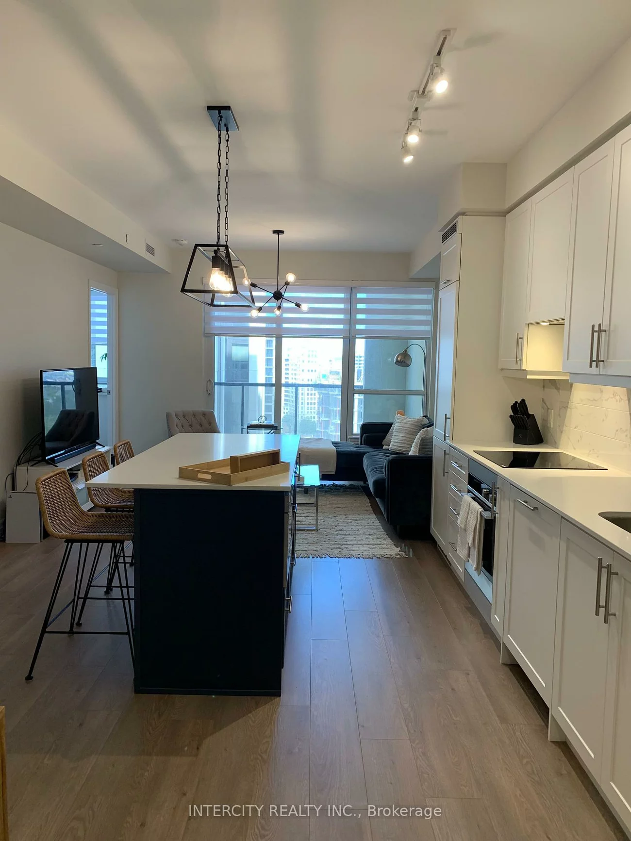 9075, Jane, Concord, Vaughan