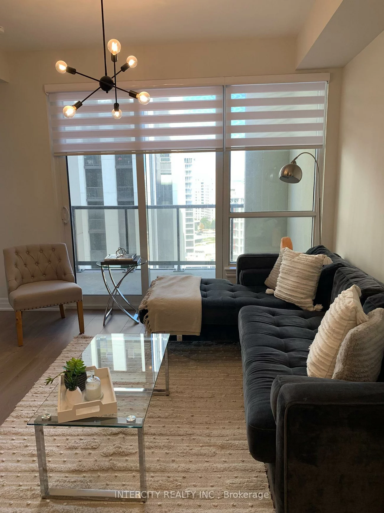 9075, Jane, Concord, Vaughan