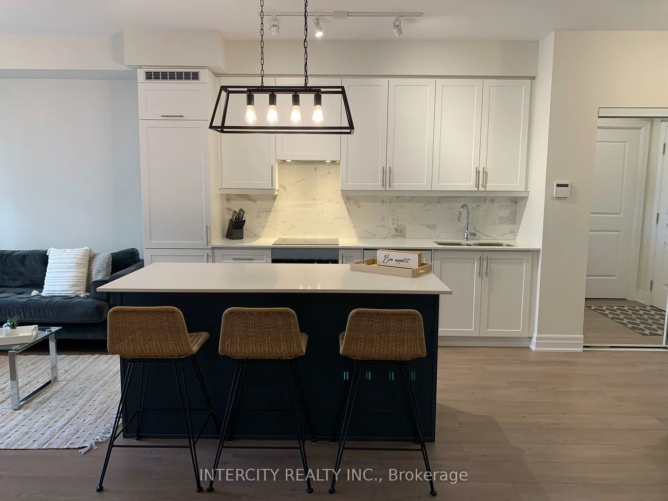 9075, Jane, Concord, Vaughan