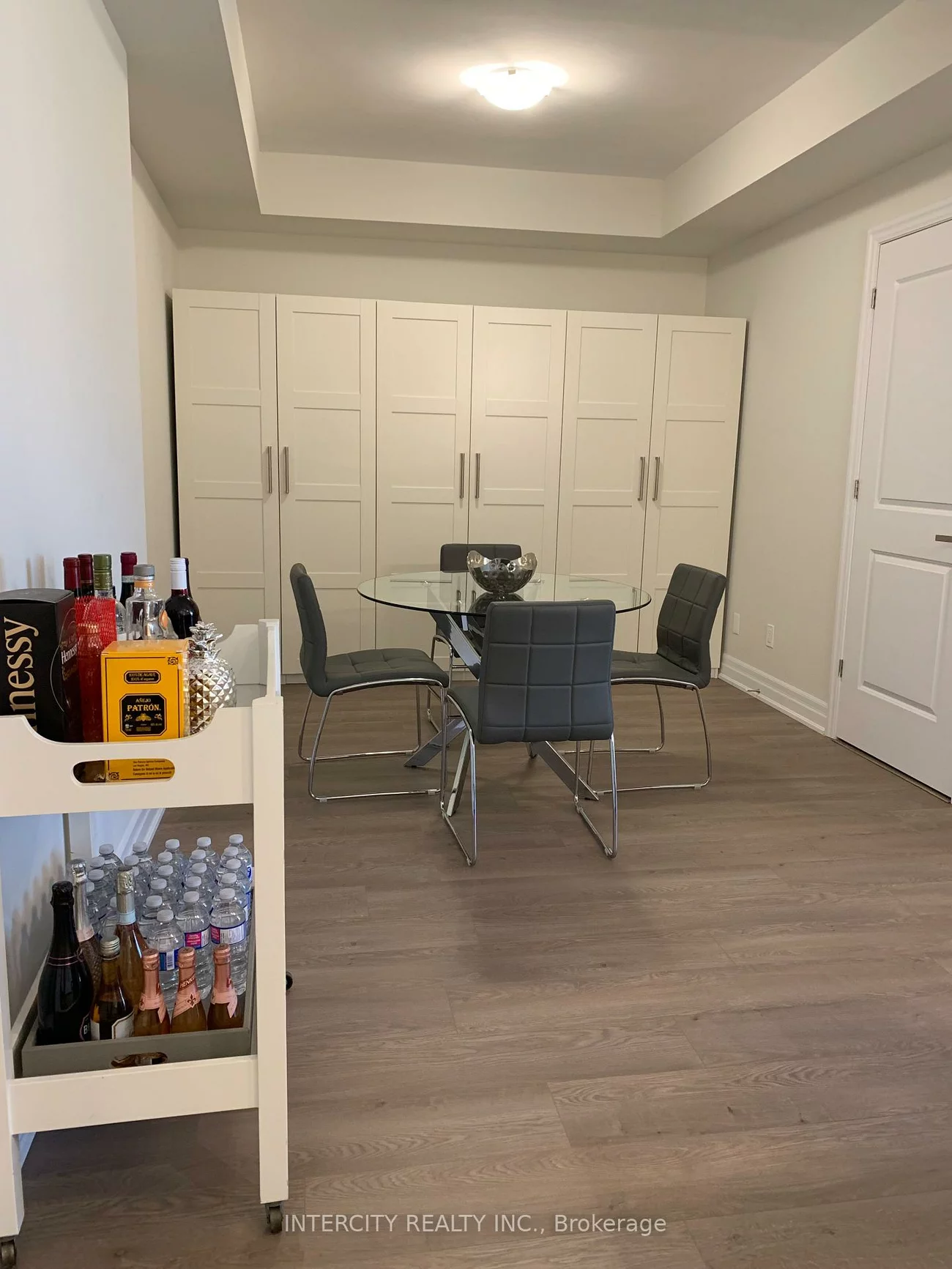 9075, Jane, Concord, Vaughan
