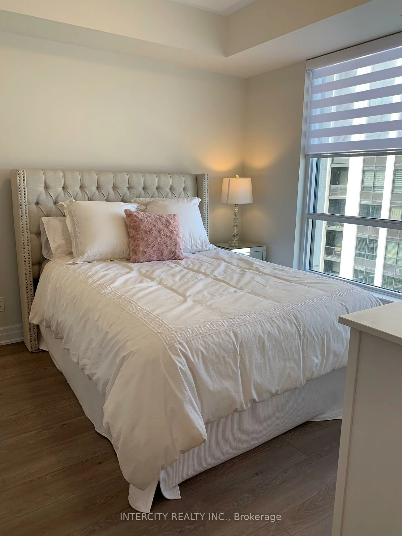 9075, Jane, Concord, Vaughan