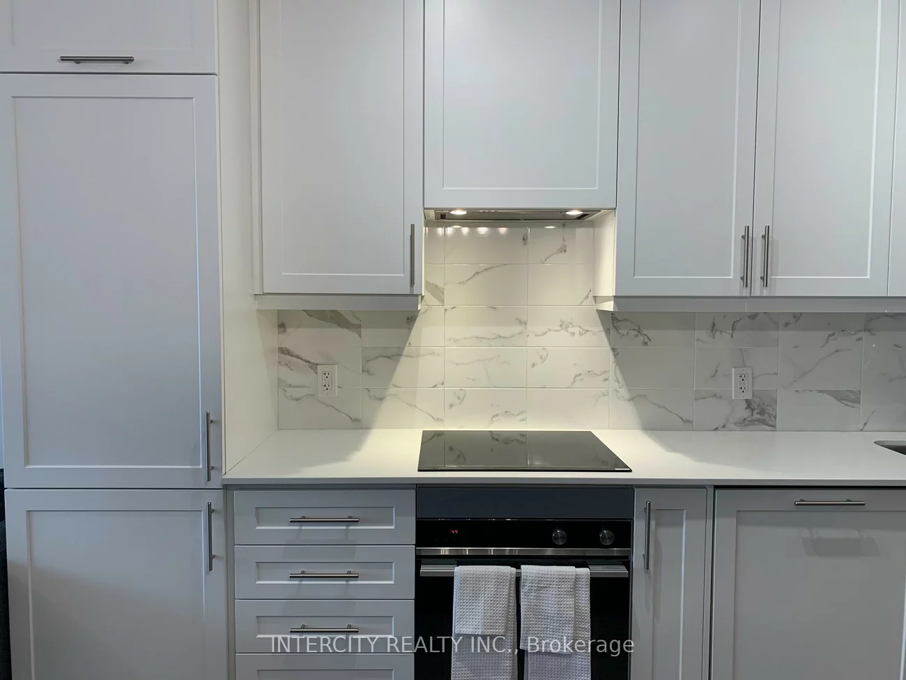 9075, Jane, Concord, Vaughan