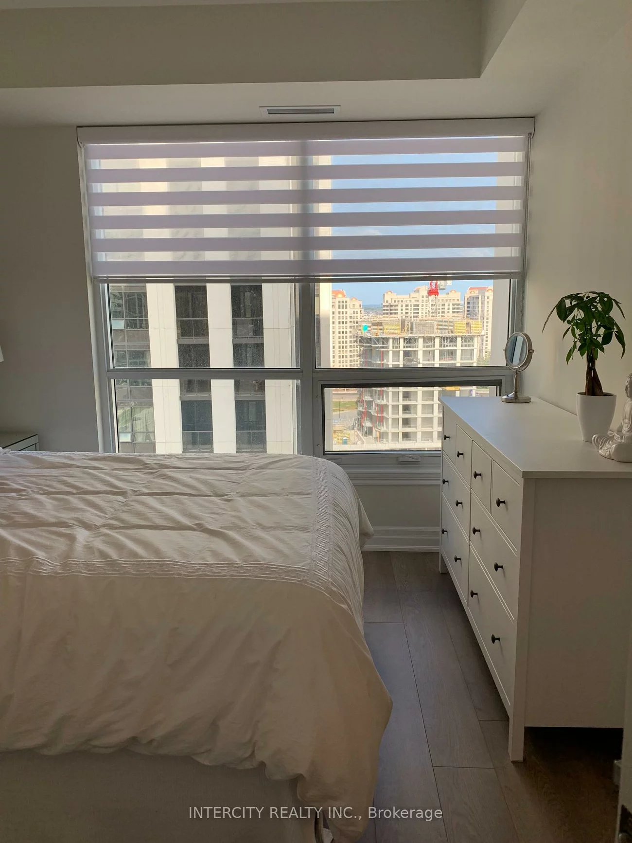 9075, Jane, Concord, Vaughan