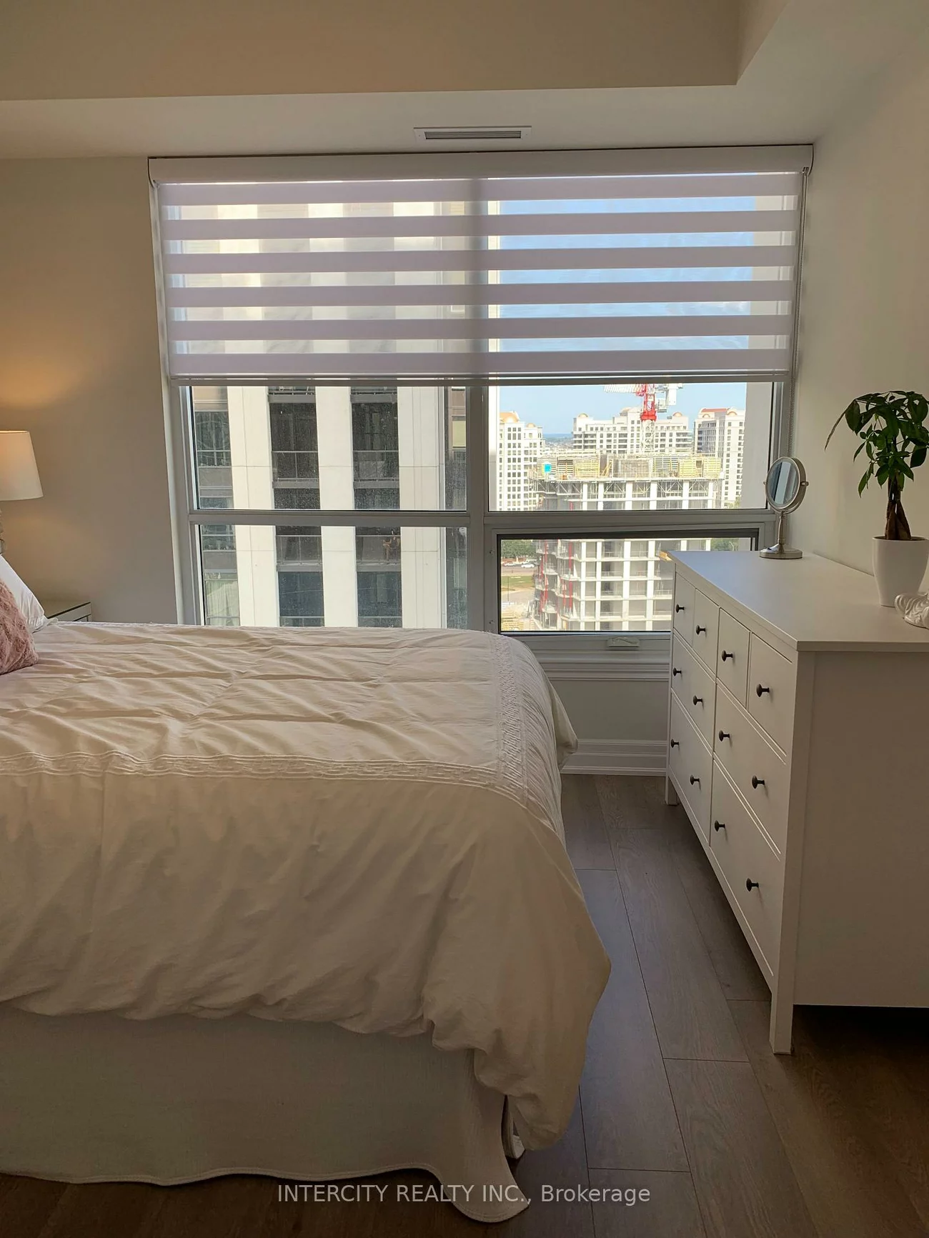 9075, Jane, Concord, Vaughan
