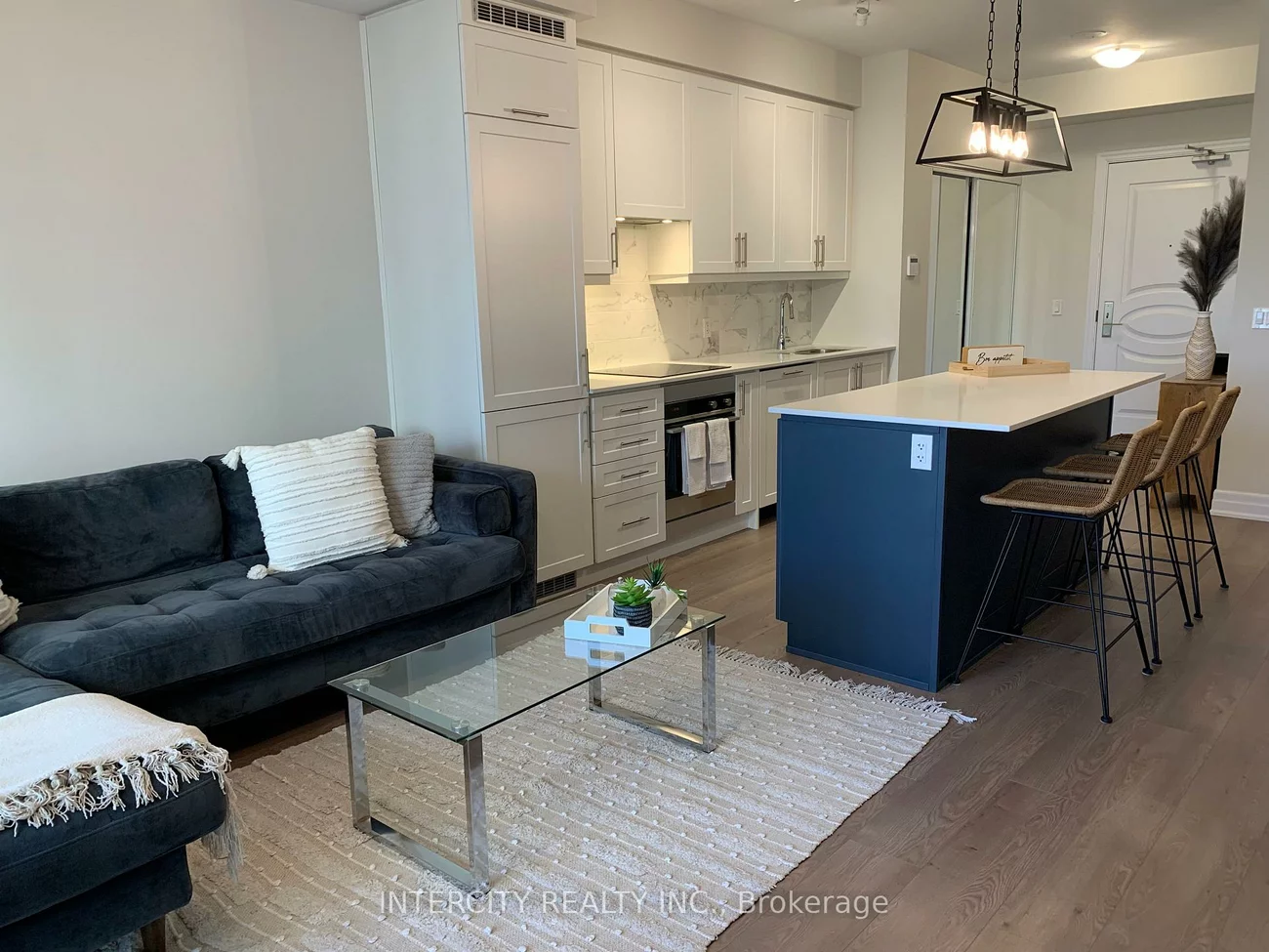 9075, Jane, Concord, Vaughan