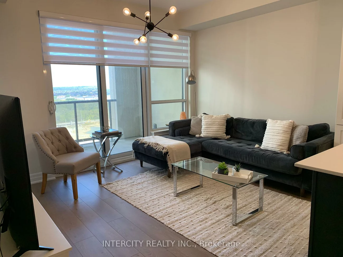 9075, Jane, Concord, Vaughan