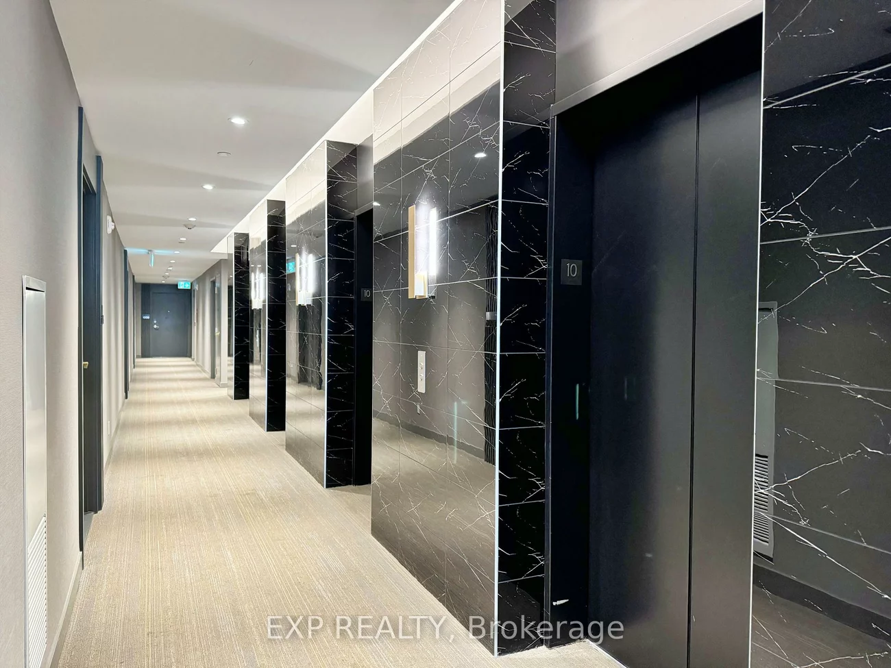 898, Portage, Vaughan Corporate Centre, Vaughan