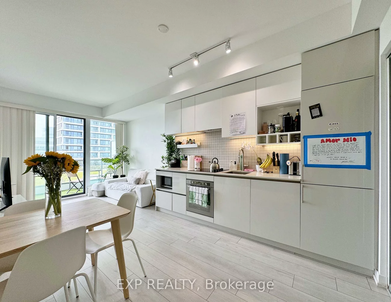 898, Portage, Vaughan Corporate Centre, Vaughan