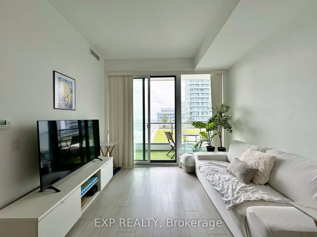 898, Portage, Vaughan Corporate Centre, Vaughan