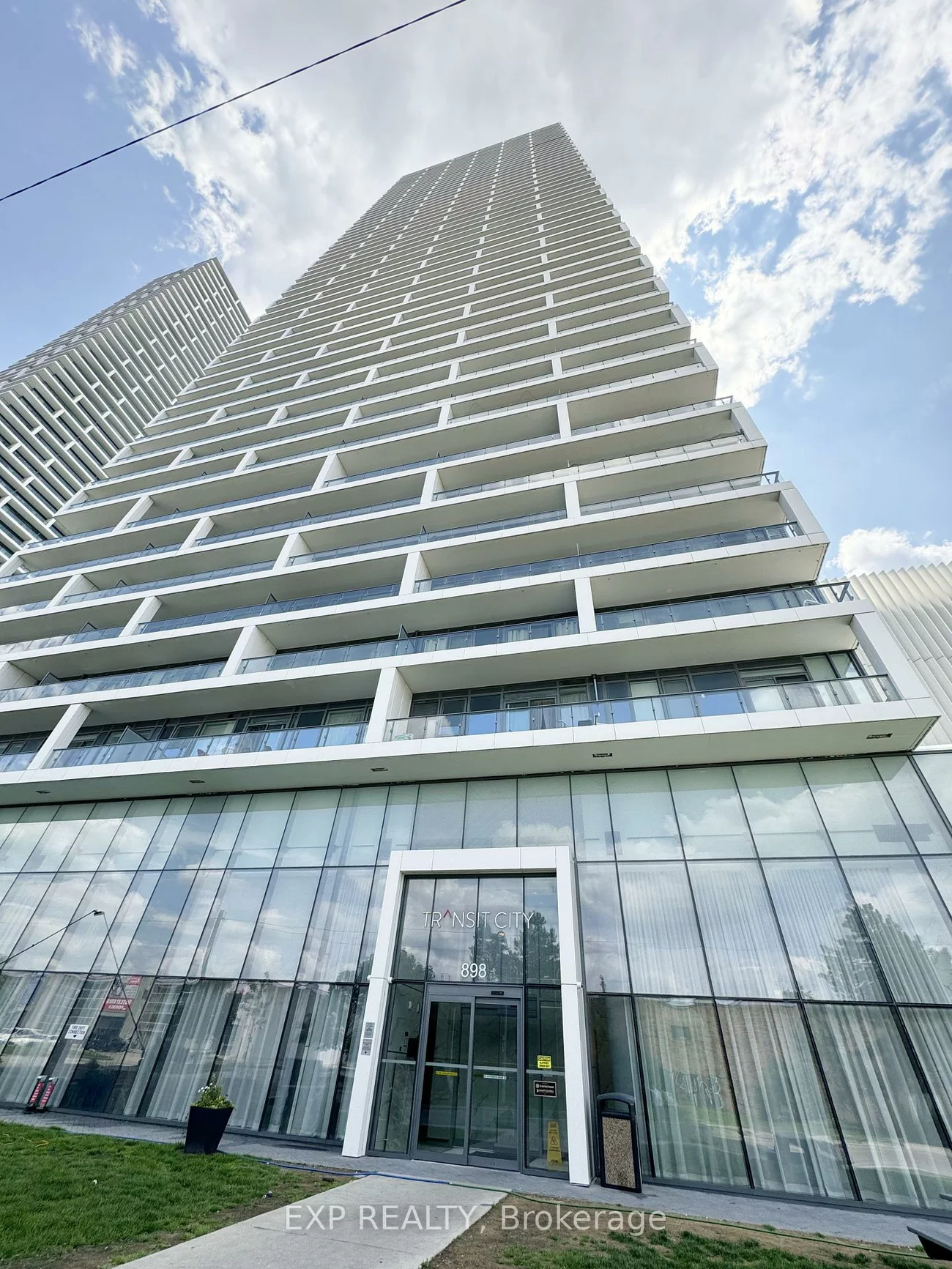 898, Portage, Vaughan Corporate Centre, Vaughan