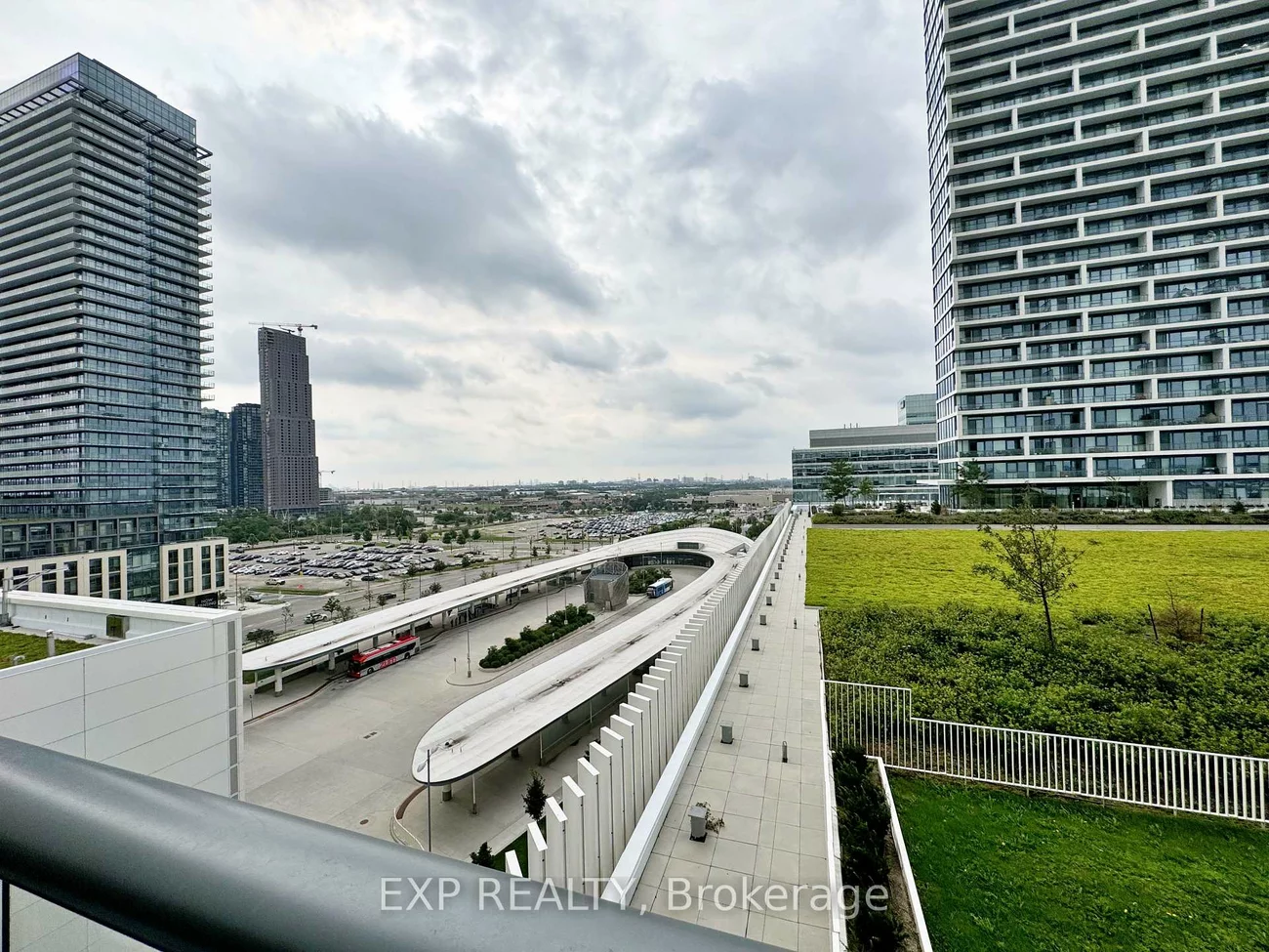 898, Portage, Vaughan Corporate Centre, Vaughan