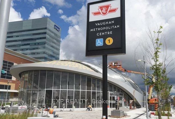 898, Portage, Vaughan Corporate Centre, Vaughan