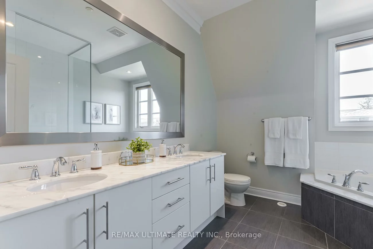 15, Powseland, West Woodbridge, Vaughan