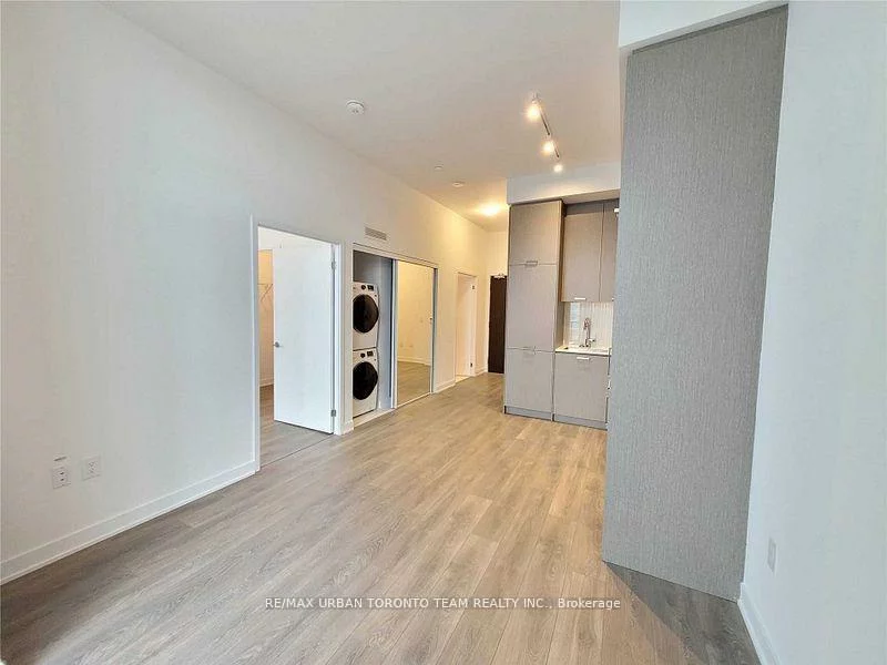 10, Honeycrisp, Vaughan Corporate Centre, Vaughan