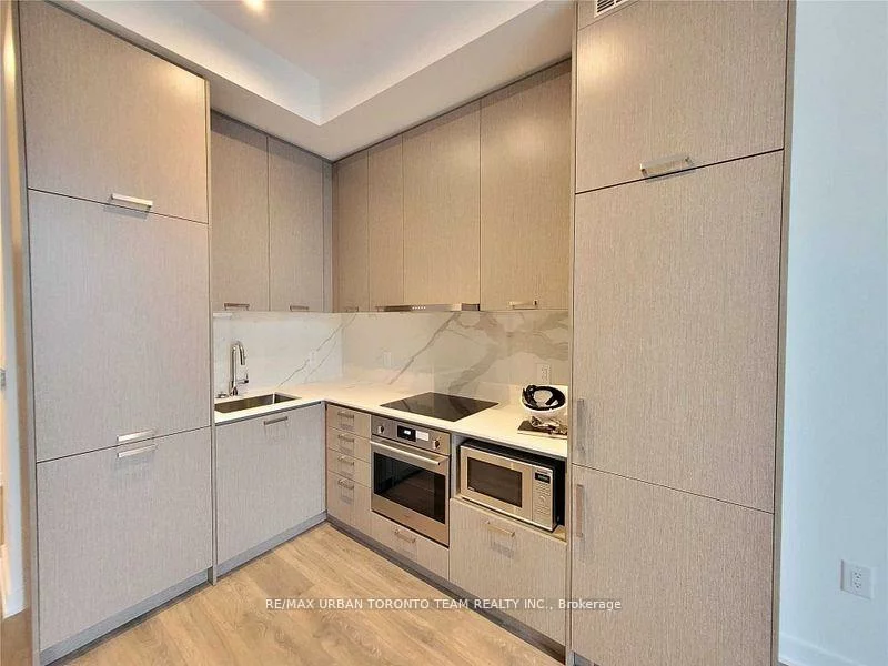10, Honeycrisp, Vaughan Corporate Centre, Vaughan