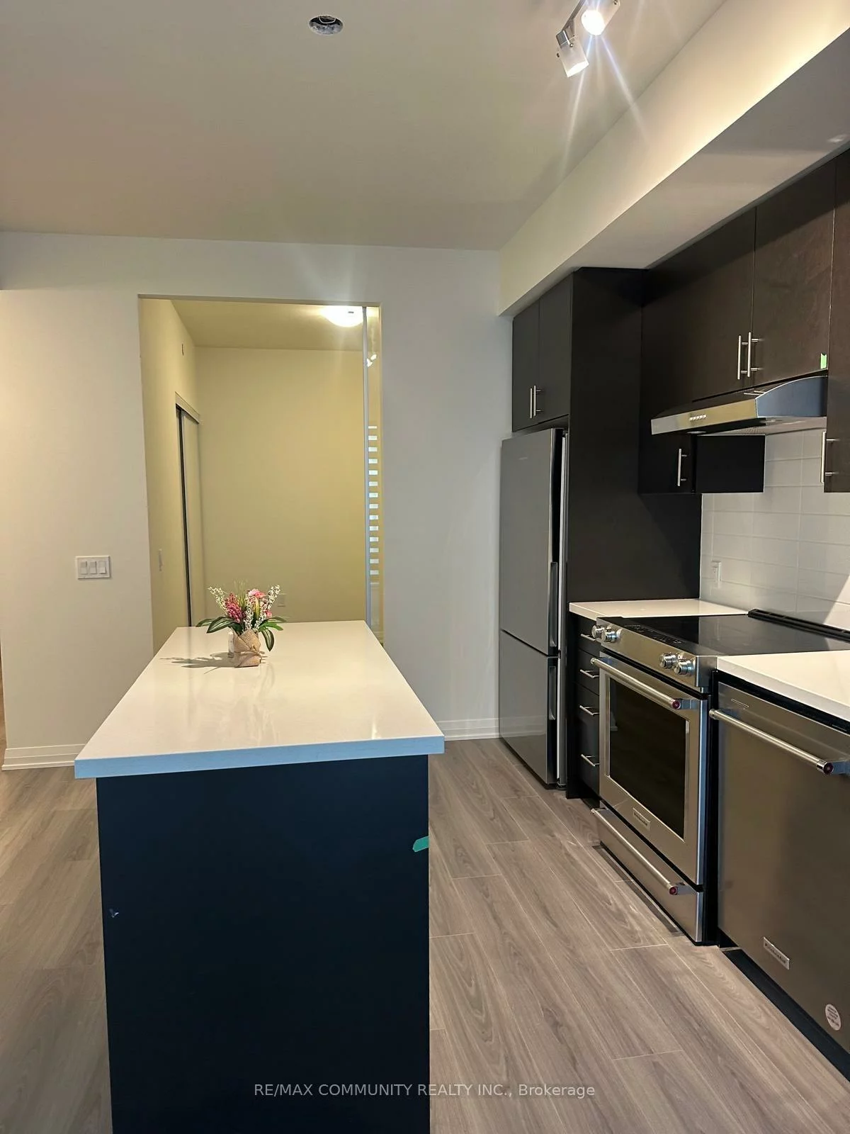 8960, Jane, Vellore Village, Vaughan