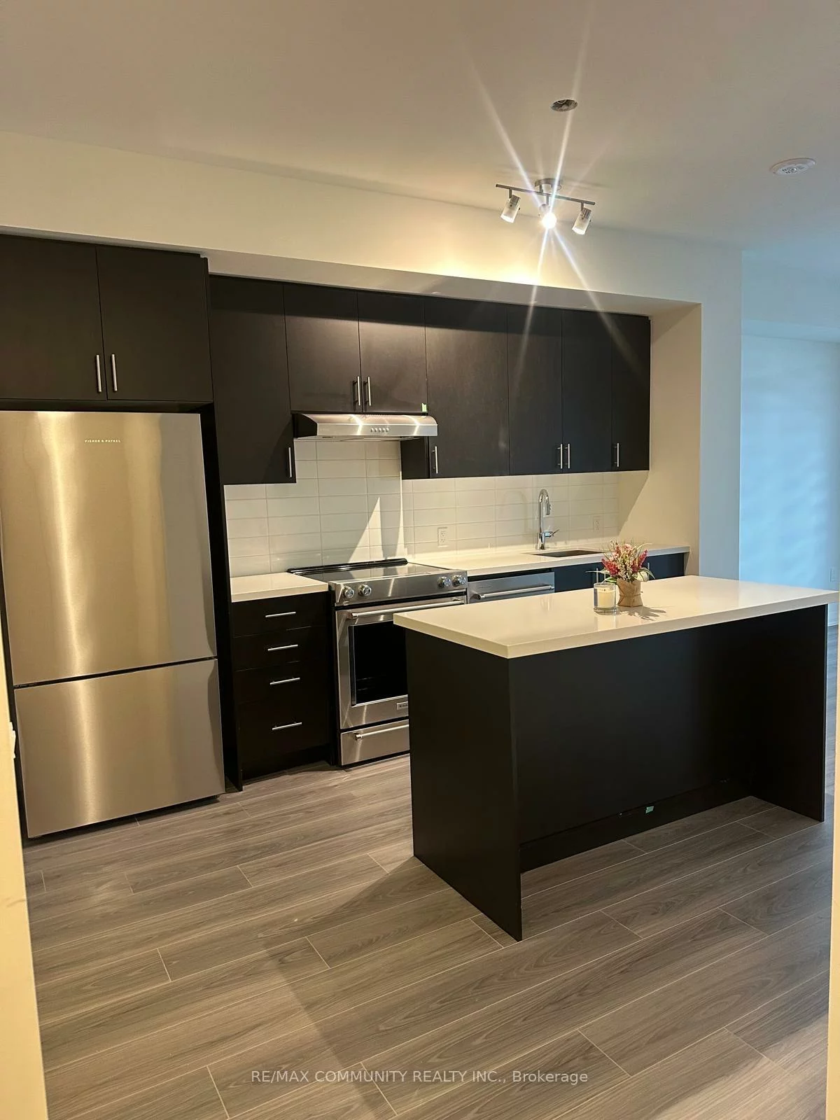 8960, Jane, Vellore Village, Vaughan