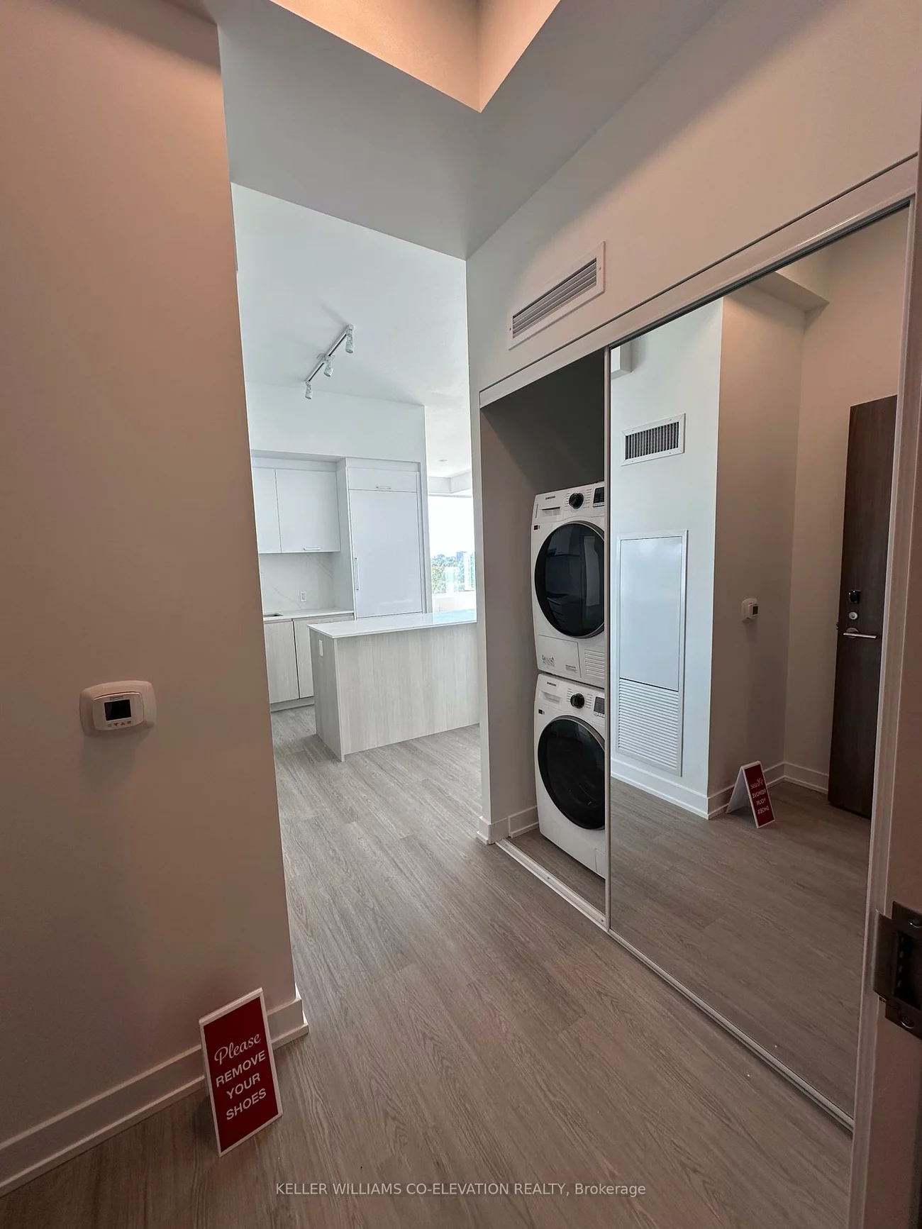 8188, Yonge, Uplands, Vaughan