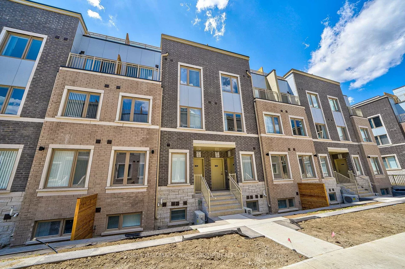 151, Honeycrisp, Vaughan Corporate Centre, Vaughan