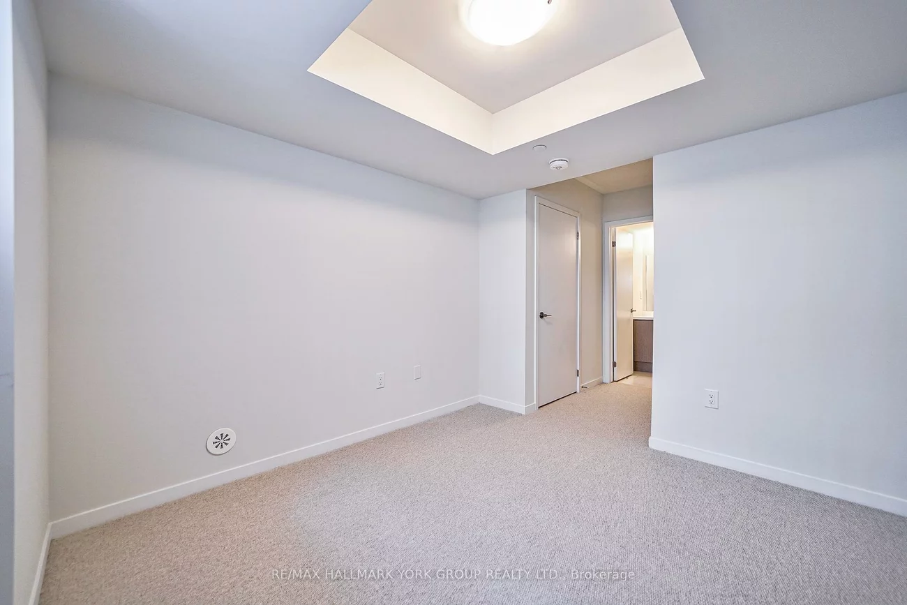 151, Honeycrisp, Vaughan Corporate Centre, Vaughan