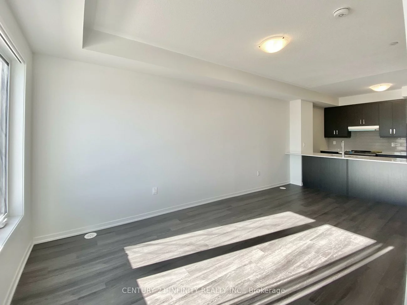 100, Honeycrisp, Vaughan Corporate Centre, Vaughan