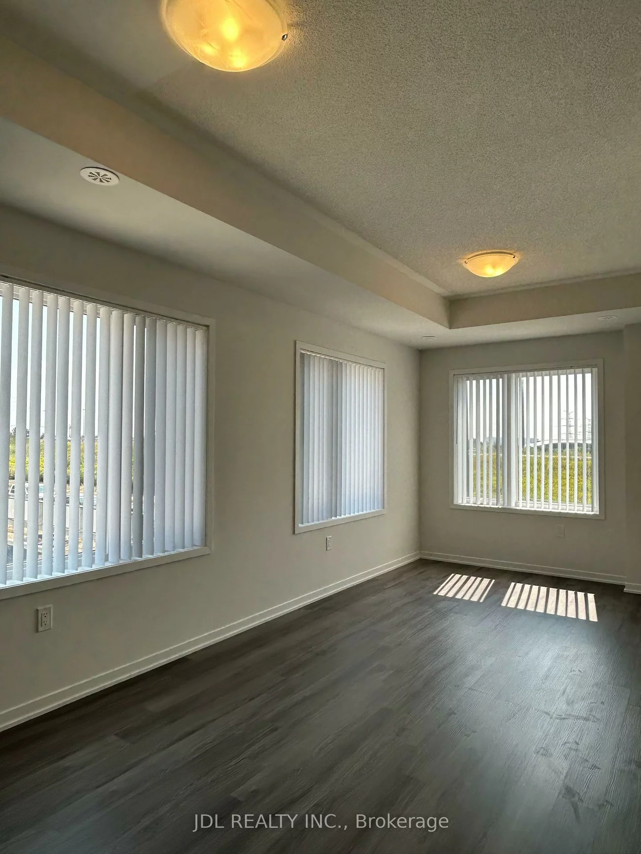 140, Honeycrisp, Vaughan Corporate Centre, Vaughan