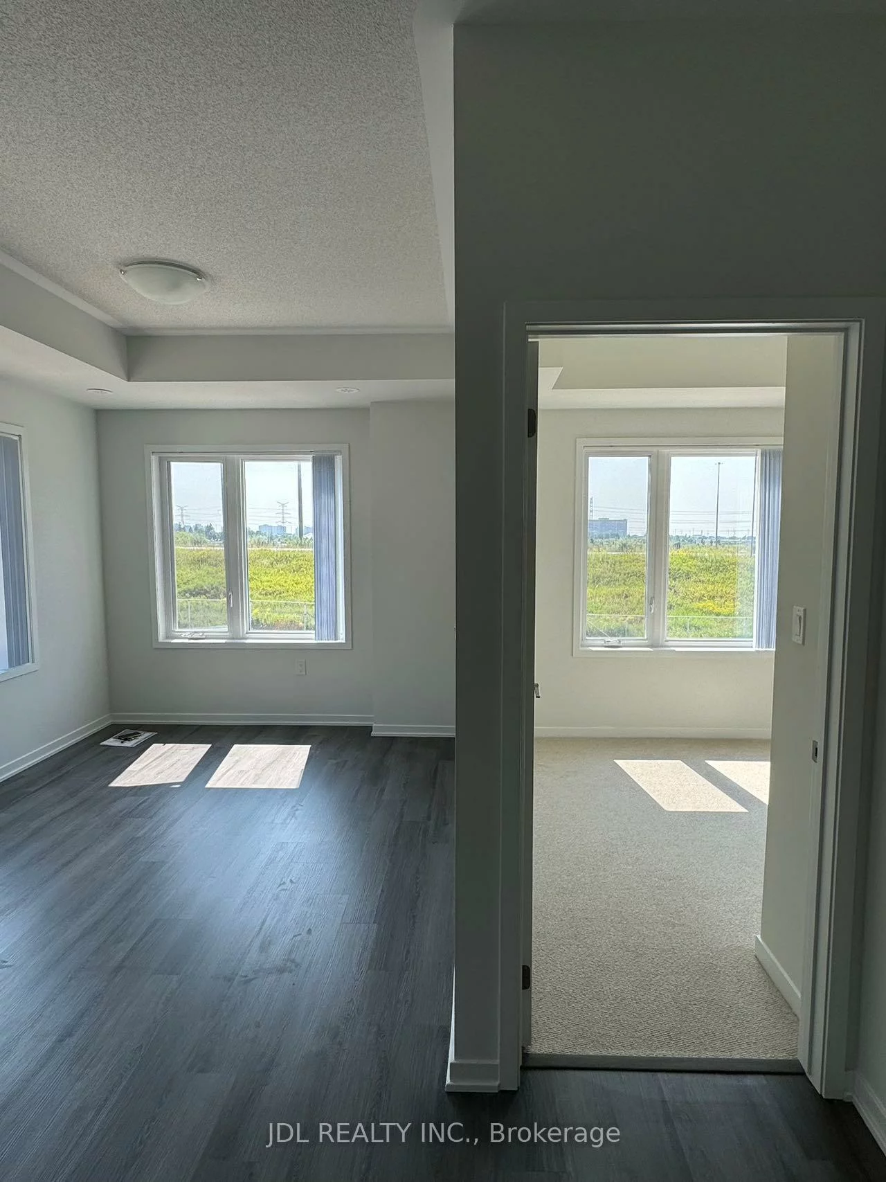 140, Honeycrisp, Vaughan Corporate Centre, Vaughan