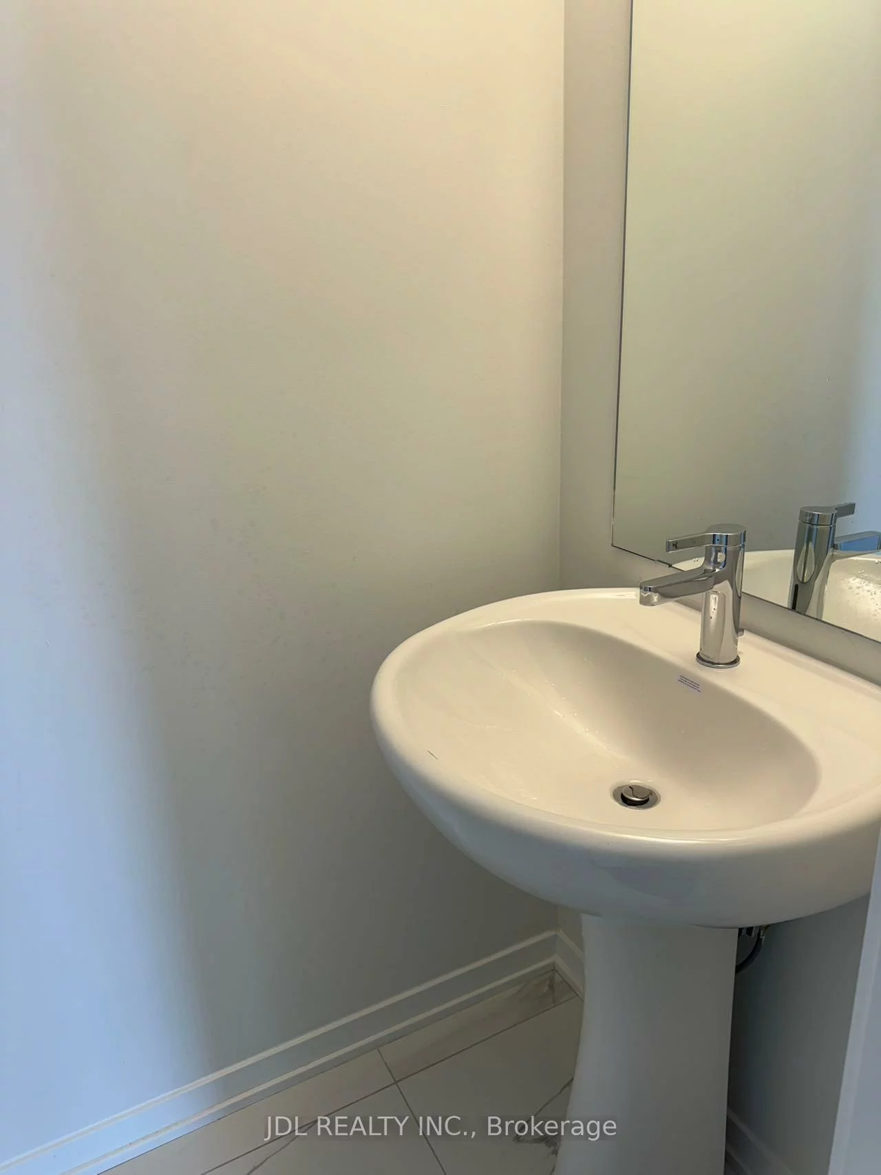 140, Honeycrisp, Vaughan Corporate Centre, Vaughan